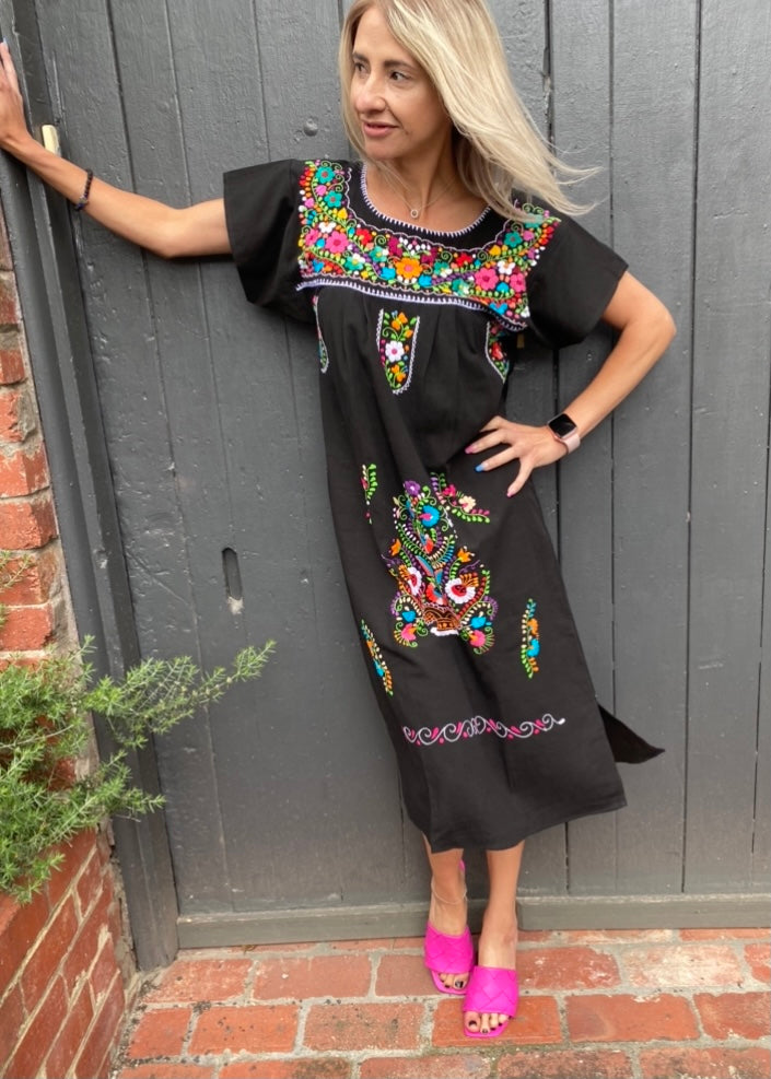Mexican embroidered dress black jfahristore Mexican embroidered dress black jfahristore