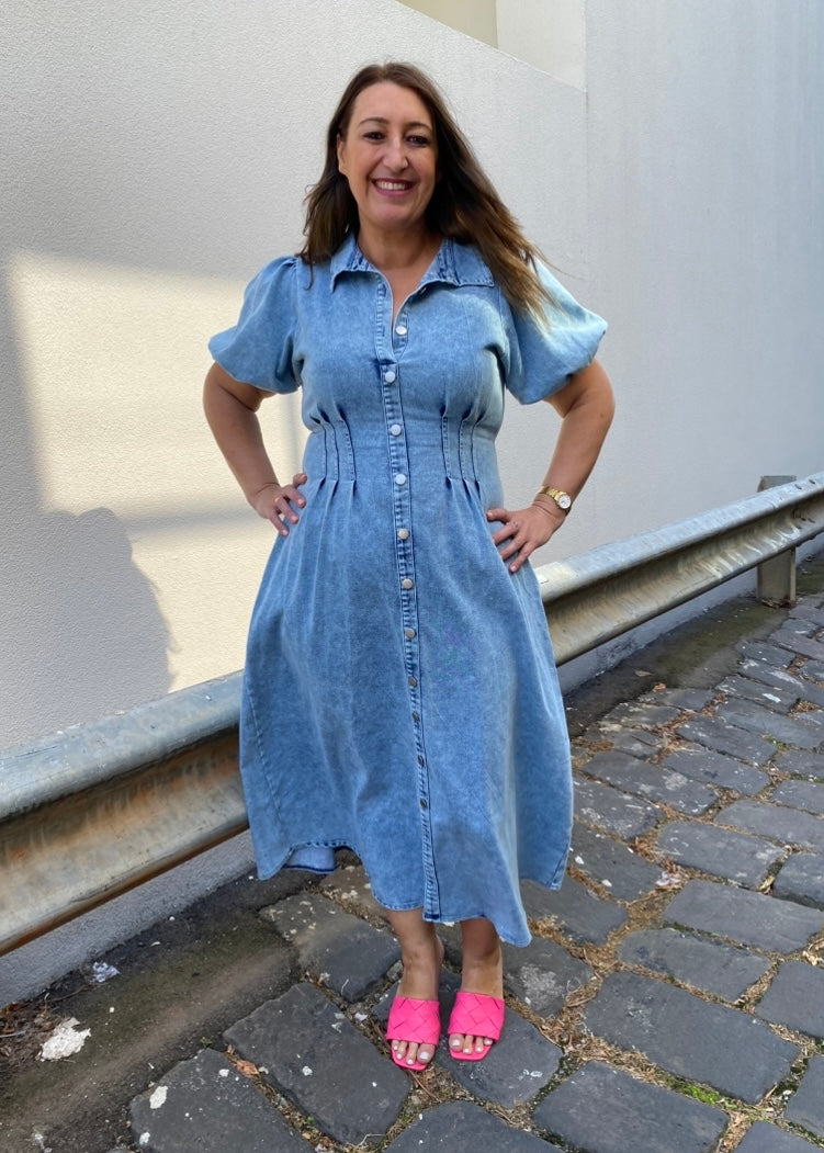 luella denim dress EVERYDAY ELEGANCE Master the art of effortless dressing with Luella denim. Luella Denim Fit & Flare Dress R1099 SKU: 60823685 Luella Gold Logo Large Denim Tote R999 SKU: 60657093 Luella Ankle Tie