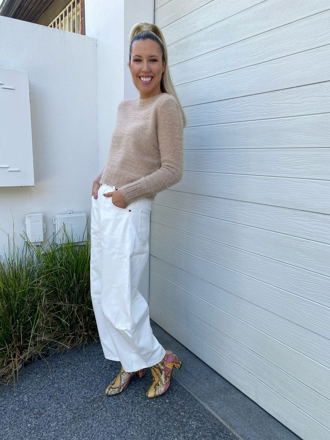 Arna fluffy knit- neutral