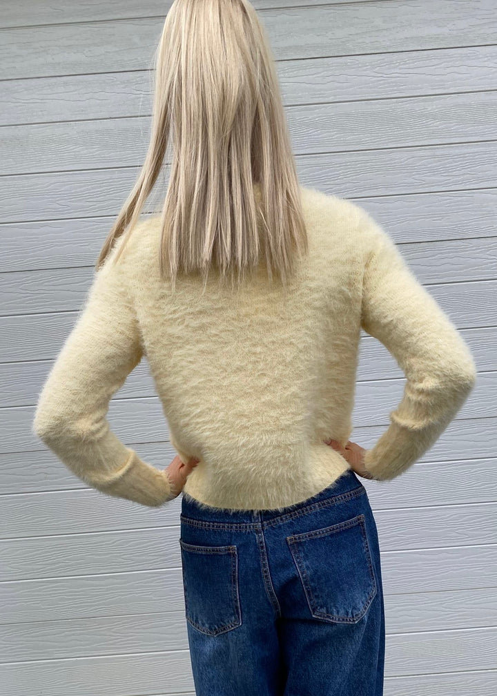 Arna Fluffy- light yellow