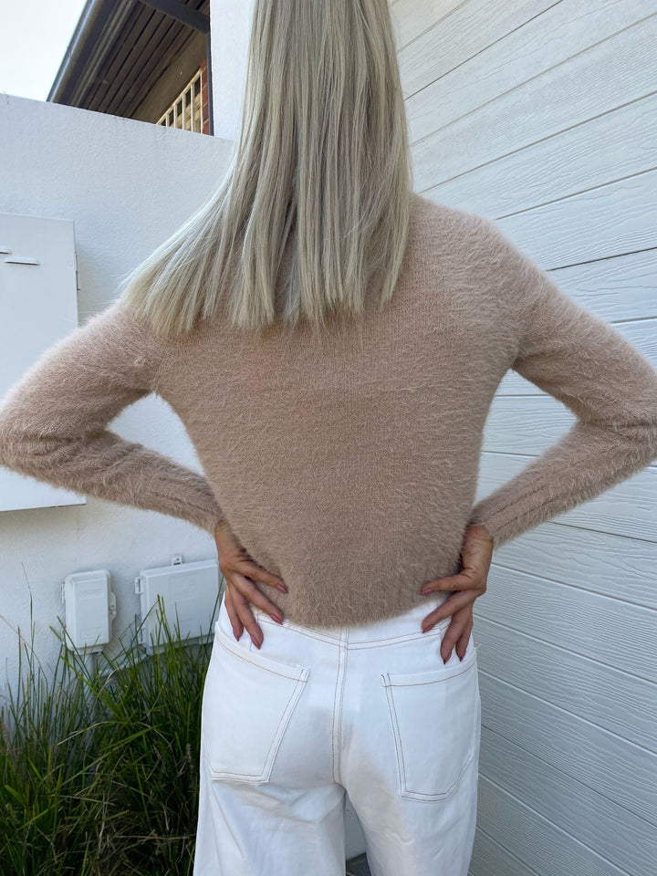 Arna fluffy knit- neutral
