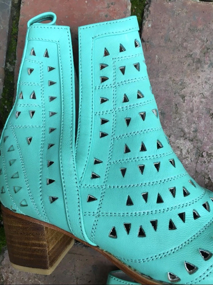 Nic Cut Out Boot - Aqua-Shoes-jfahristore