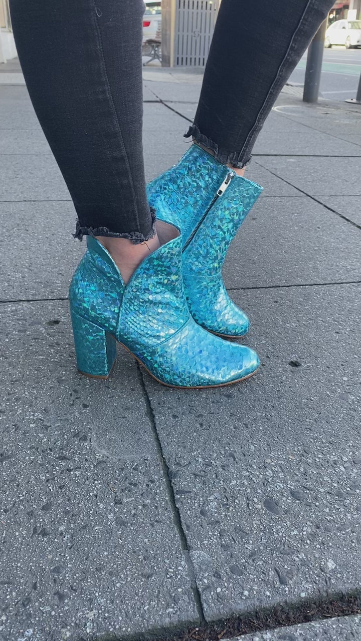 Joey boots - Aqua Holographic
