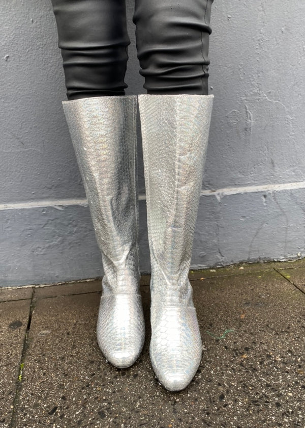 Makri boots - Holographic