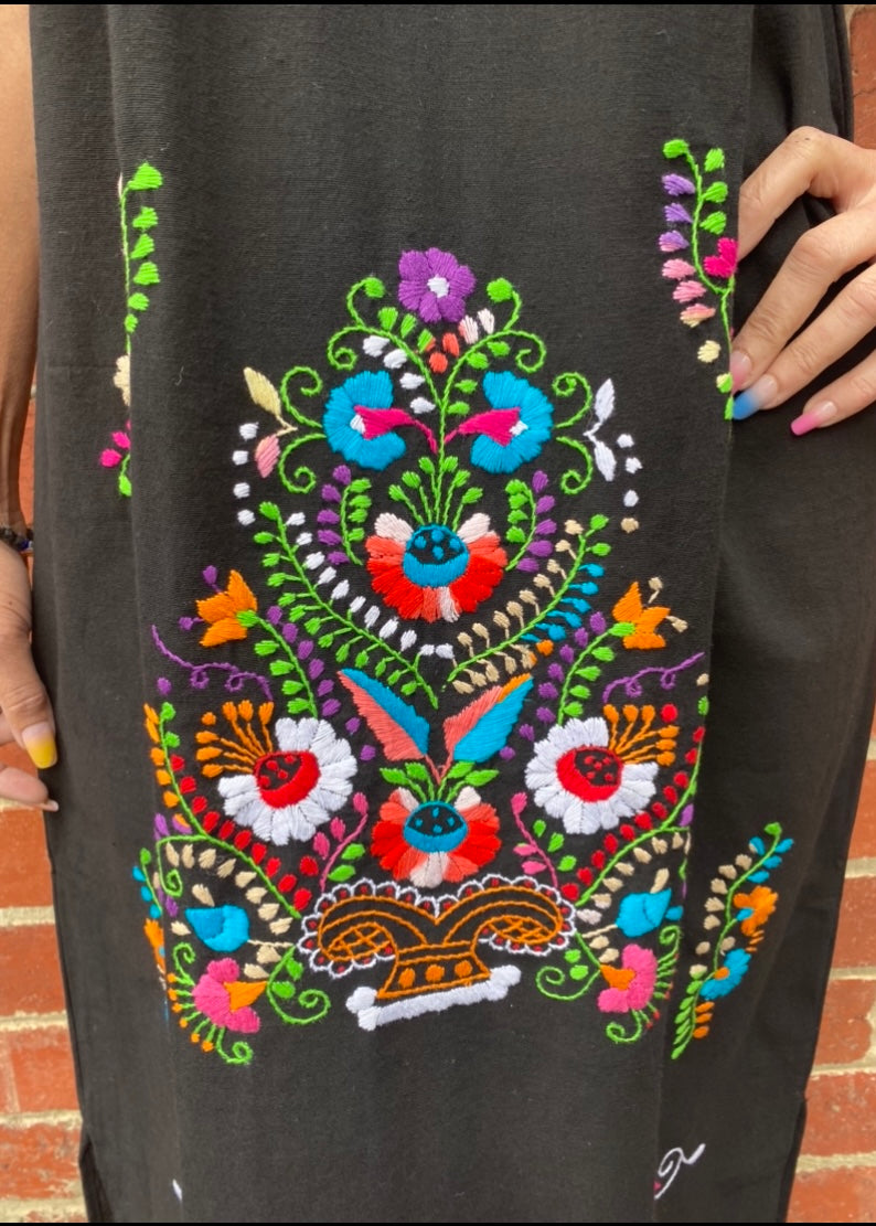Mexican embroidered dress black jfahristore Mexican embroidered dress black jfahristore