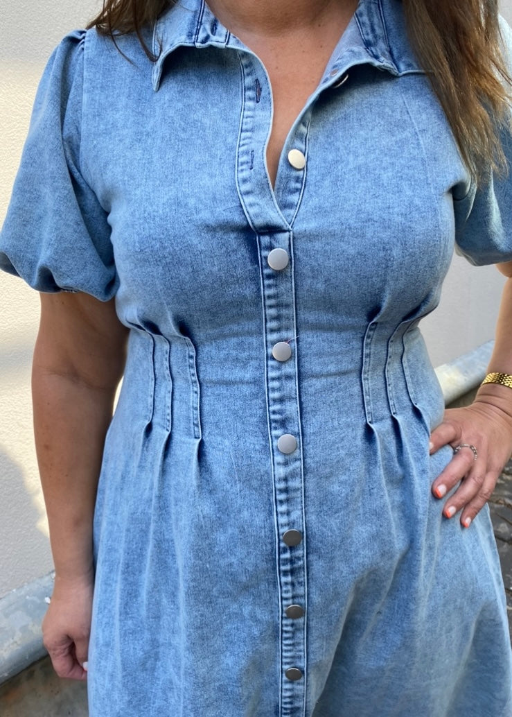 luella denim dress THE FIT-AND-FLARE DRESS Perfect for the modern woman who appreciates timeless touches. Luella Denim Fit & Flare Dress R1099 SKU: 60823685 Luella Ankle Tie High Wedges R999 SKU: 60709964 Luella Bamboo Handle